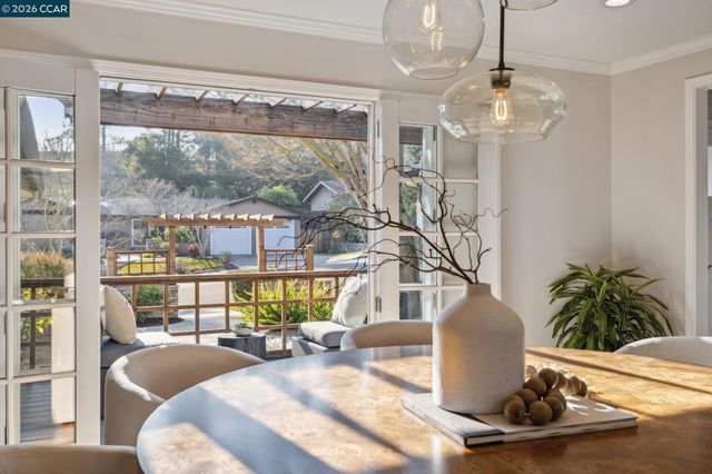 1211 Larch Avenue, Moraga, CA 94556