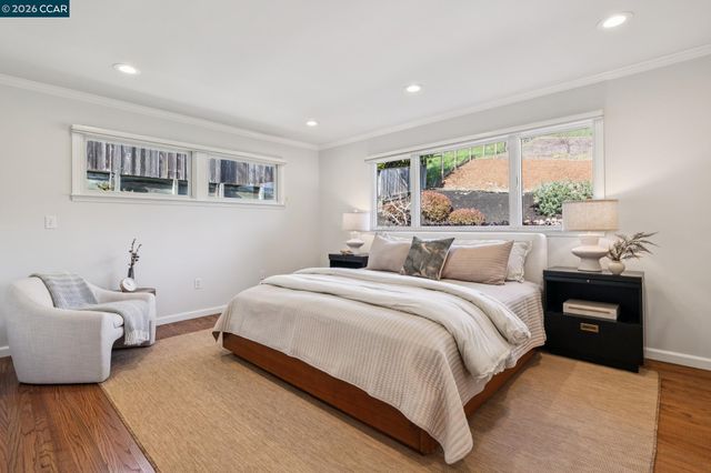 1211 Larch Avenue, Moraga, CA 94556