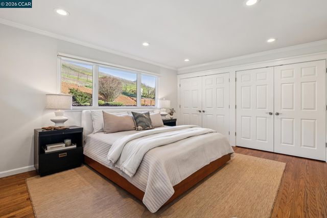 1211 Larch Avenue, Moraga, CA 94556