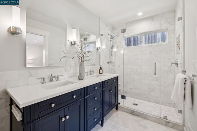 1211 Larch Avenue, Moraga, CA 94556