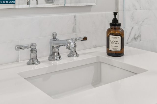 1211 Larch Avenue, Moraga, CA 94556