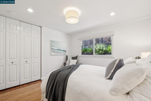 1211 Larch Avenue, Moraga, CA 94556