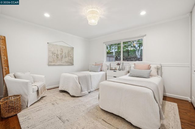 1211 Larch Avenue, Moraga, CA 94556