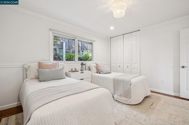 1211 Larch Avenue, Moraga, CA 94556