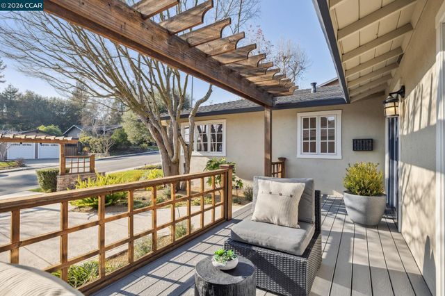 1211 Larch Avenue, Moraga, CA 94556
