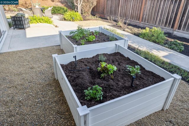 1211 Larch Avenue, Moraga, CA 94556