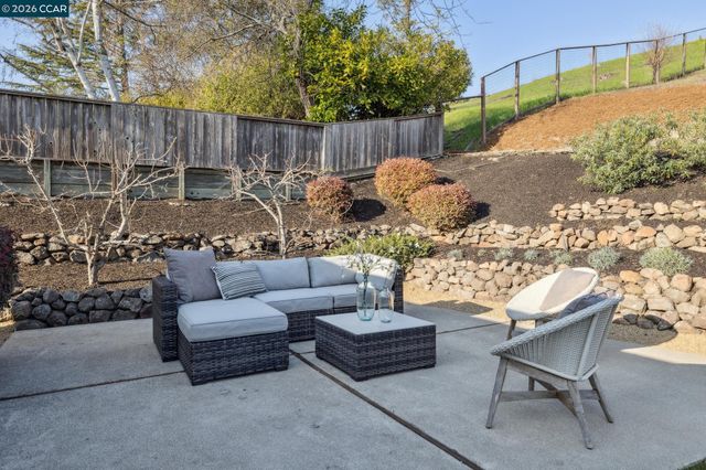 1211 Larch Avenue, Moraga, CA 94556