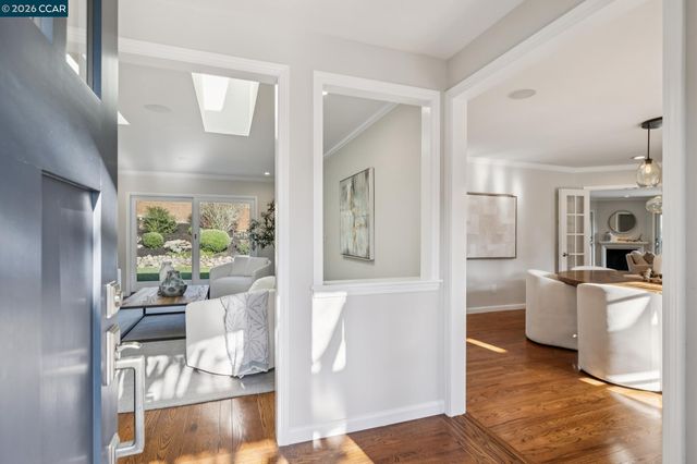 1211 Larch Avenue, Moraga, CA 94556