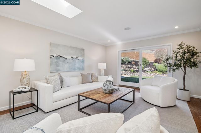 1211 Larch Avenue, Moraga, CA 94556