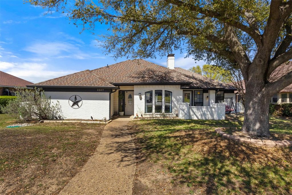 1507 Sugar Creek Drive, Carrollton, TX 75007