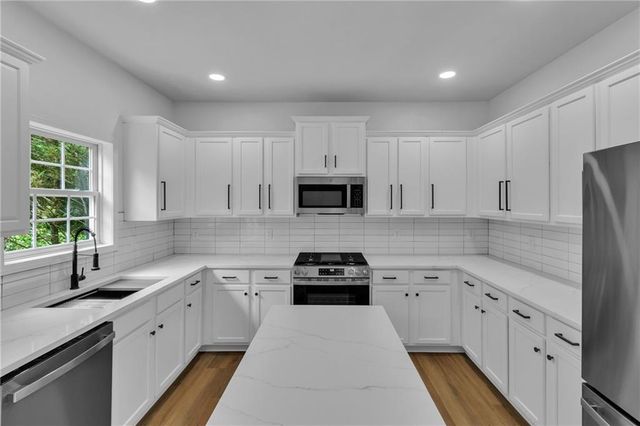 802 Bishops Run Lane, Mableton, GA 30126
