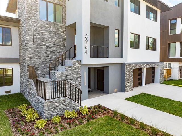 5964 BAYVIEW CIRCLE S, Gulfport, FL 33707