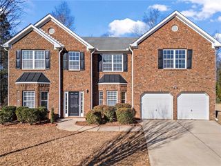221 Cutbank SW Court, Atlanta, GA 30331