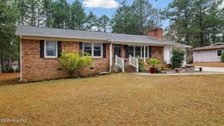 124 Pineneedle Drive, West End, NC 27376