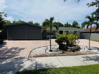 3335 10th Avenue N, Palm Springs, FL 33461
