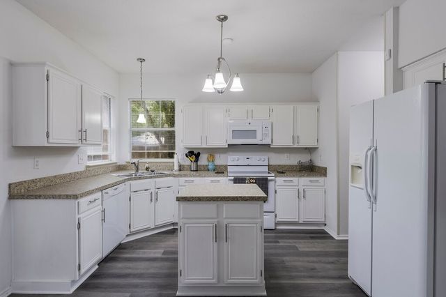 5428 Rolling Green Road, Arlington, TX 76017