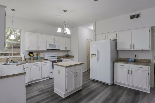 5428 Rolling Green Road, Arlington, TX 76017