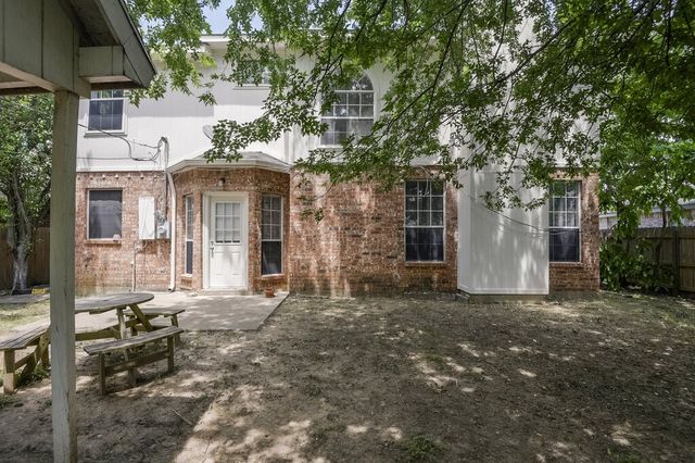 5428 Rolling Green Road, Arlington, TX 76017