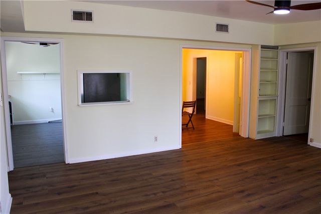 903 W Alice Ave, Kingsville, TX 78363