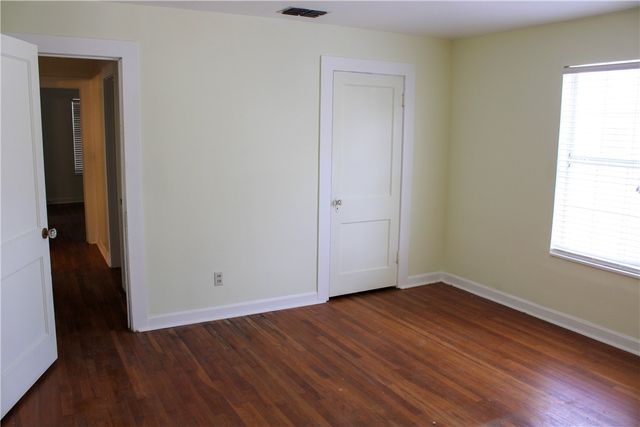 903 W Alice Ave, Kingsville, TX 78363