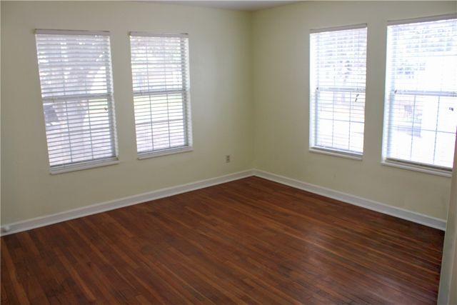 903 W Alice Ave, Kingsville, TX 78363