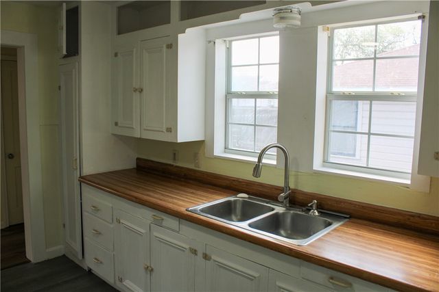 903 W Alice Ave, Kingsville, TX 78363