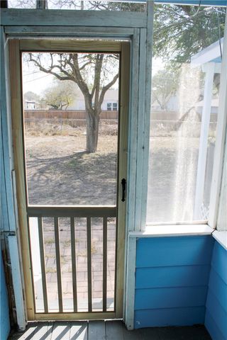 903 W Alice Ave, Kingsville, TX 78363