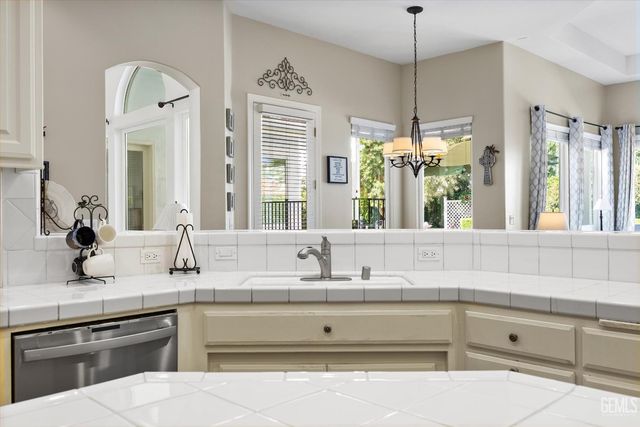 1907 Heaton Street, Bakersfield, CA 93311