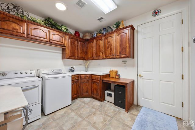 1907 Heaton Street, Bakersfield, CA 93311