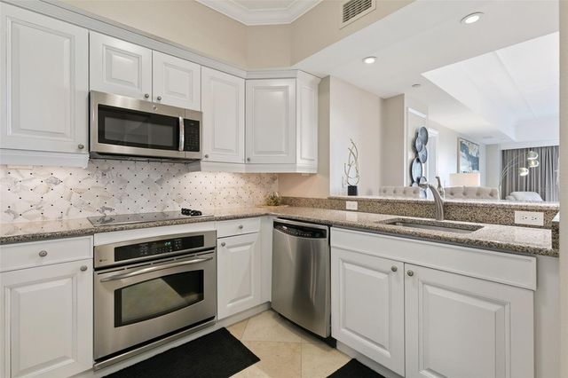 7593 GATHERING DRIVE 401, Reunion, FL 34747