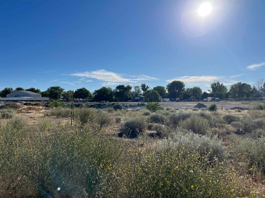 960 Sunset Strip, Mountain Home, ID 83647 photo 4