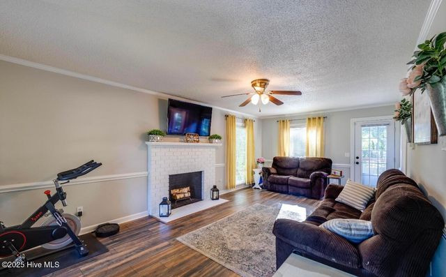 2232 Valley Drive, Winterville, NC 28590