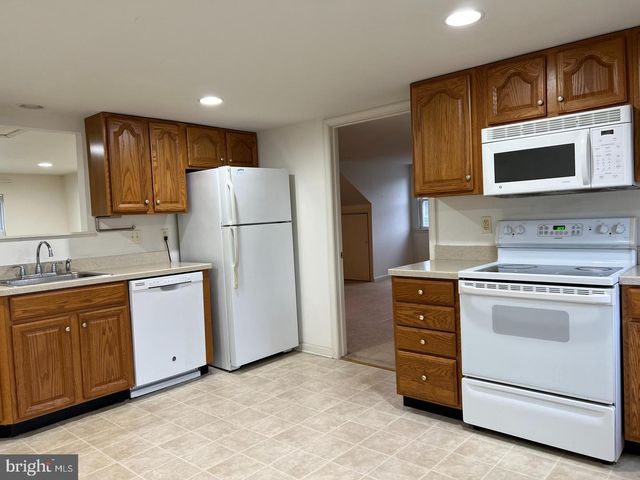 90 W CENTRAL AVE, Paoli, PA 19301