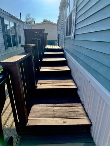 27W370 Geneva Road 68, West Chicago, IL 60185