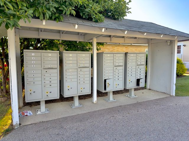 27W370 Geneva Road 68, West Chicago, IL 60185