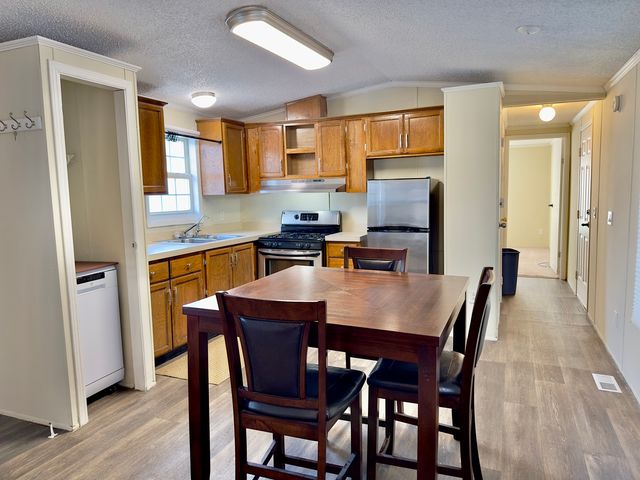 27W370 Geneva Road 68, West Chicago, IL 60185