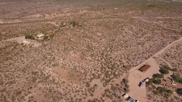 56550 RANCHO CASITAS Road, Wickenburg, AZ 85390