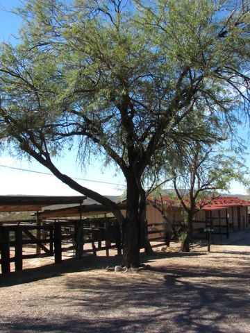 56550 RANCHO CASITAS Road, Wickenburg, AZ 85390