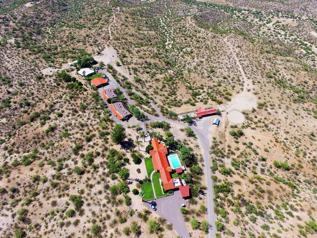 56550 RANCHO CASITAS Road, Wickenburg, AZ 85390