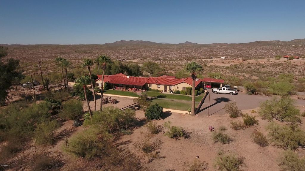 56550 RANCHO CASITAS Road, Wickenburg, AZ 85390 — photo 4