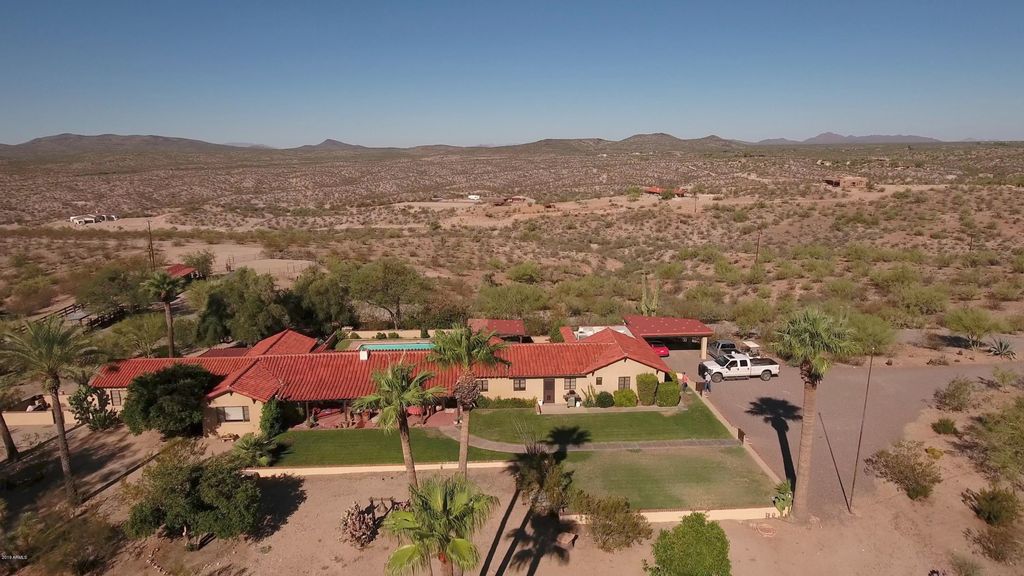56550 RANCHO CASITAS Road, Wickenburg, AZ 85390 — photo 5