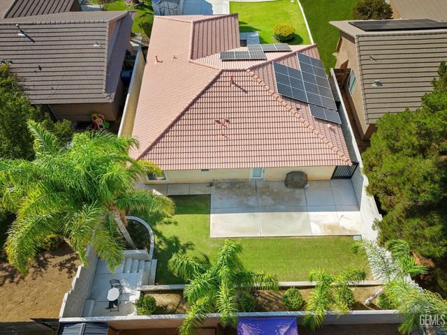 850 Greenwood Meadow Lane, Bakersfield, CA 93308