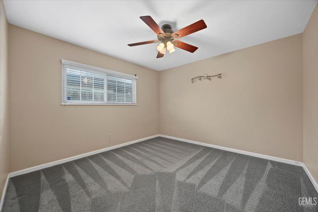 3008 N Half Moon Drive, Bakersfield, CA 93309