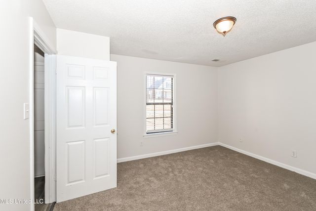 5943 Lees Crossing Street, Olive Branch, MS 38654