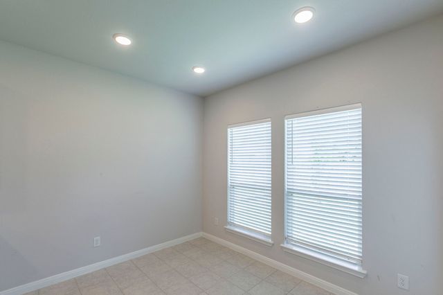 500 Oxford Lane, Troy, TX 76579