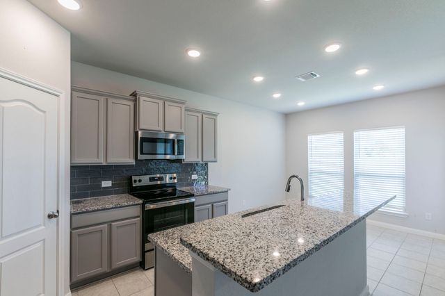 500 Oxford Lane, Troy, TX 76579