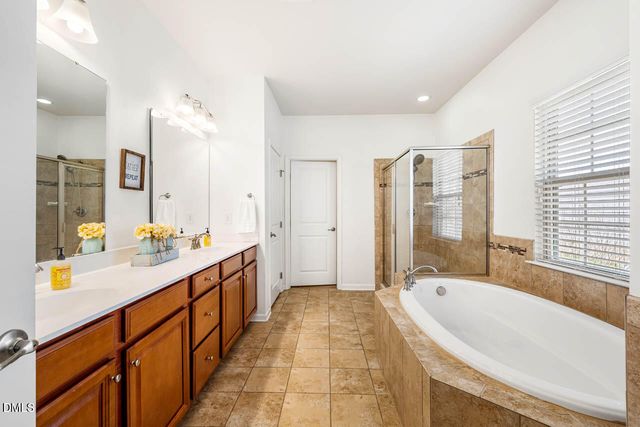 91 Dover Grant Court, Chapel Hill, NC 27517