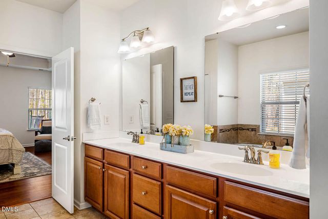 91 Dover Grant Court, Chapel Hill, NC 27517