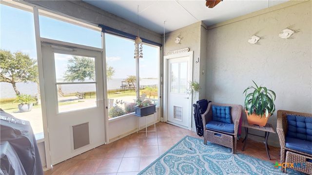 68 N Blue Heron Drive, Port Lavaca, TX 77979