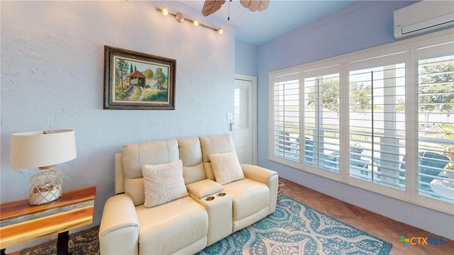 68 N Blue Heron Drive, Port Lavaca, TX 77979